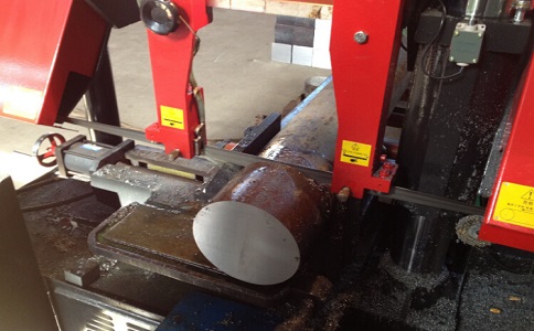 王场镇卧式带锯床加工时出现明显振荡如何排查？